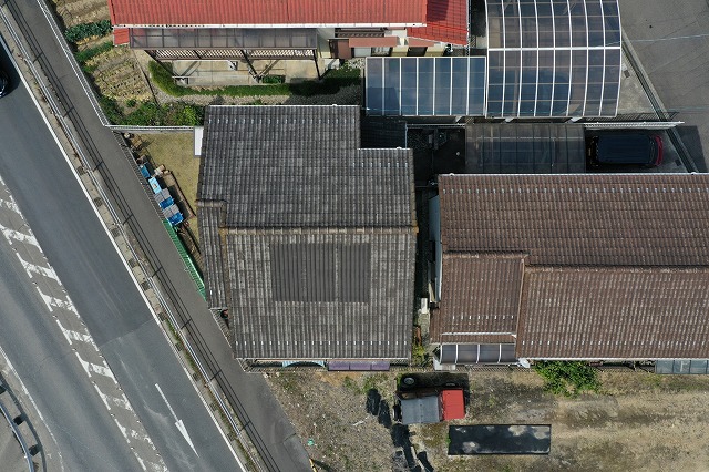 羽島市でモニエル瓦屋根の住宅を現地調査、屋根の重さが気になるためスーパーガルテクトへ葺き替えのご希望